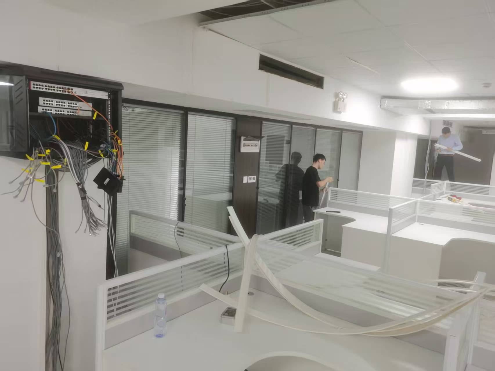 办公室卡位布线图片